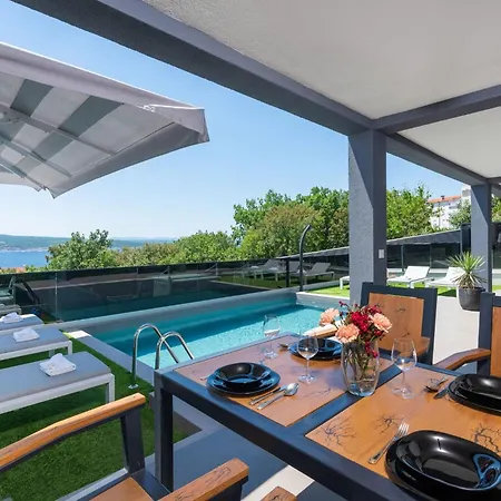 Holiday home Twins In Crikvenica- Kvarner Bucht By Interhome *